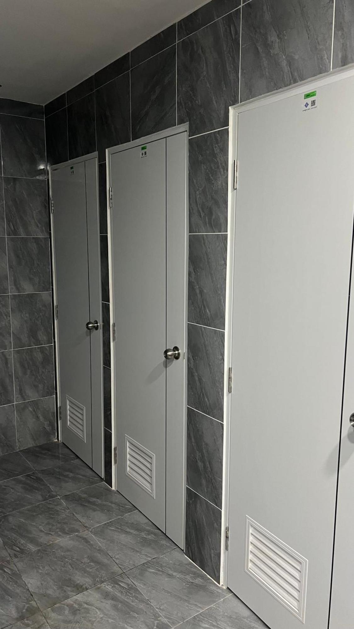 Kiwi Capsule Hotel Bangkok Exterior foto