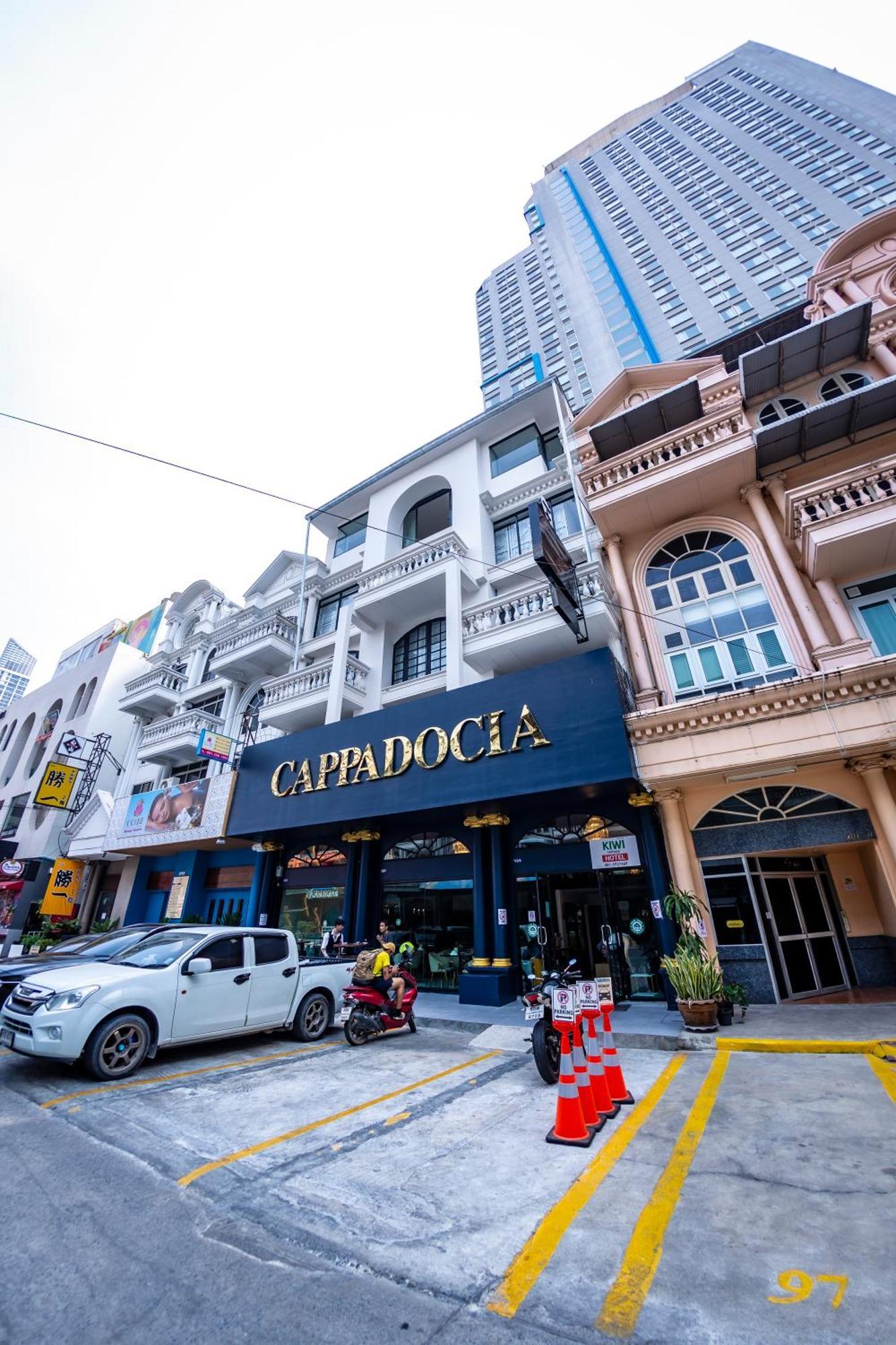 Kiwi Capsule Hotel Bangkok Exterior foto
